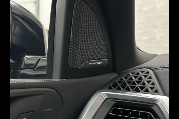 BMW X5 50e M-Performance Seats | M-Sport Pro | 360 Camera | Soft-Close | Panorama | Indiv. Leder | 4-Zone Clima | Stoelventilatie | Head-Up | Harman-Kardon | Keyless-Entry | Memory | M-Gordels | Stuurverwarming | Stoelverwarming V+A | Zonwering | Parfumering | Iso-Glas | Iconic-Glow | Beker Koeling & Verwarming | Standkachel | Carplay |