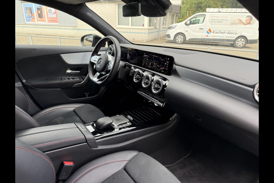 Mercedes-Benz A-Klasse 180 Aut. Sol. AMG Sport Sfeer Mood Light