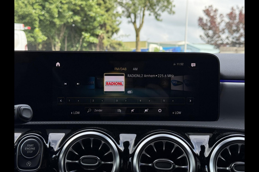 Mercedes-Benz A-Klasse 180 Aut. Sol. AMG Sport Sfeer Mood Light