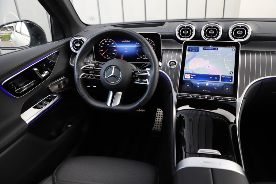 Mercedes-Benz GLC 400e AMG 4-Matic | 381PK | Massage | Head-up | Keyles-go | Sfeerverlichting | Burmester | Digital-light | Distronic+ | Stuurwiel