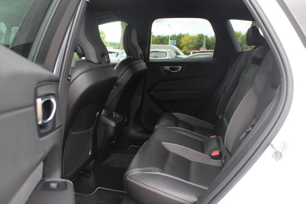 Volvo XC60 2.0 T5 AWD Inscription / Trekhaak / Camera / Luchtvering / Leder / 20'' / Navigatie / Dodehoek / DAB / Cruise Control