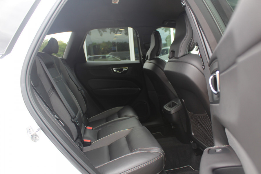 Volvo XC60 2.0 T5 AWD Inscription / Trekhaak / Camera / Luchtvering / Leder / 20'' / Navigatie / Dodehoek / DAB / Cruise Control