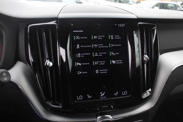 Volvo XC60 2.0 T5 AWD Inscription / Trekhaak / Camera / Luchtvering / Leder / 20'' / Navigatie / Dodehoek / DAB / Cruise Control