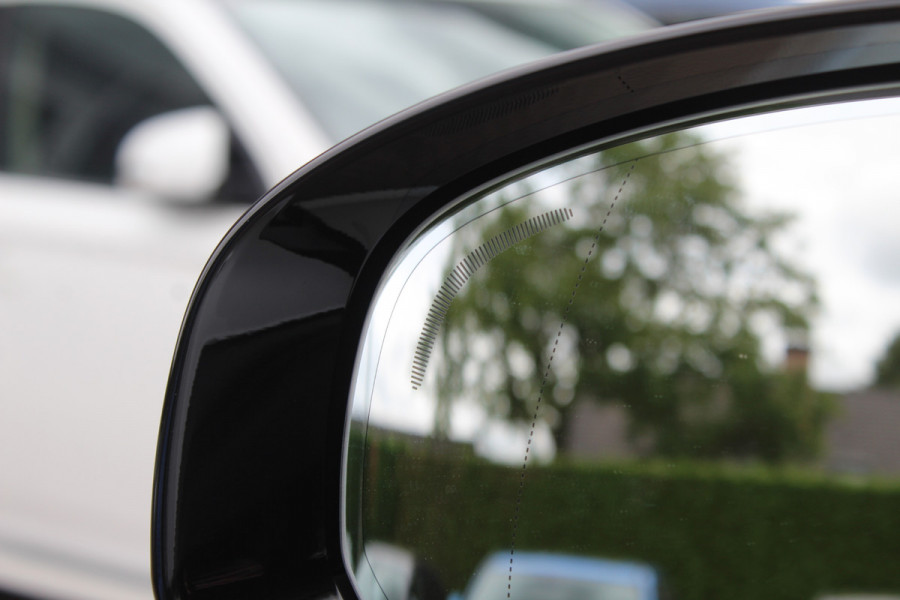 Volvo XC60 2.0 T5 AWD Inscription / Trekhaak / Camera / Luchtvering / Leder / 20'' / Navigatie / Dodehoek / DAB / Cruise Control