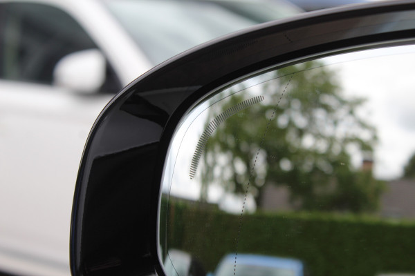Volvo XC60 2.0 T5 AWD Inscription / Trekhaak / Camera / Luchtvering / Leder / 20'' / Navigatie / Dodehoek / DAB / Cruise Control