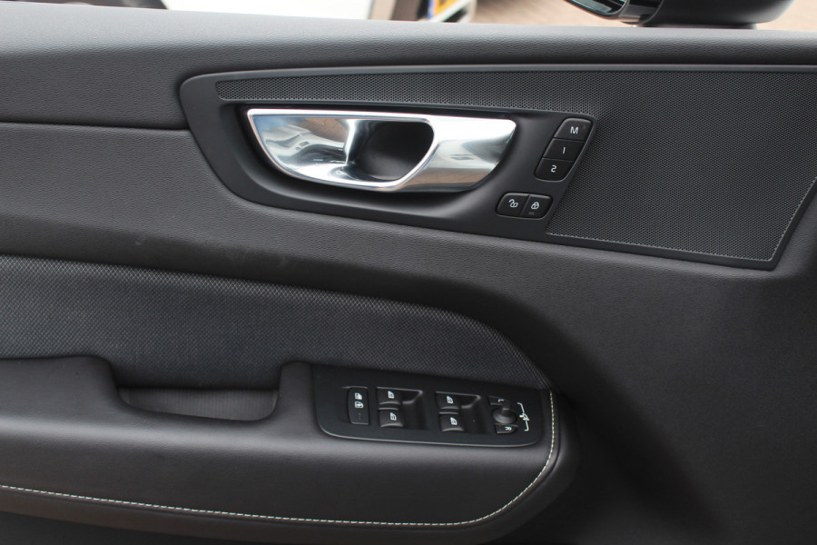Volvo XC60 2.0 T5 AWD Inscription / Trekhaak / Camera / Luchtvering / Leder / 20'' / Navigatie / Dodehoek / DAB / Cruise Control