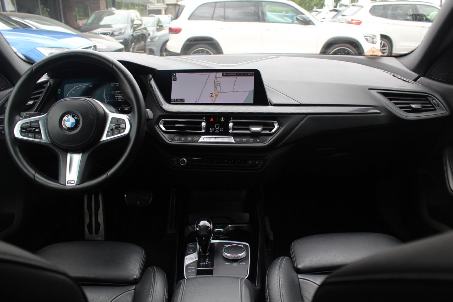 BMW 2 Serie Gran Coupé 218i High Executive Ed. M Sport / Camera / Leder / Navigatie / 18'' / ACC / DAB / Virtual Cockpit / Stoelverwarming / Cruise Control