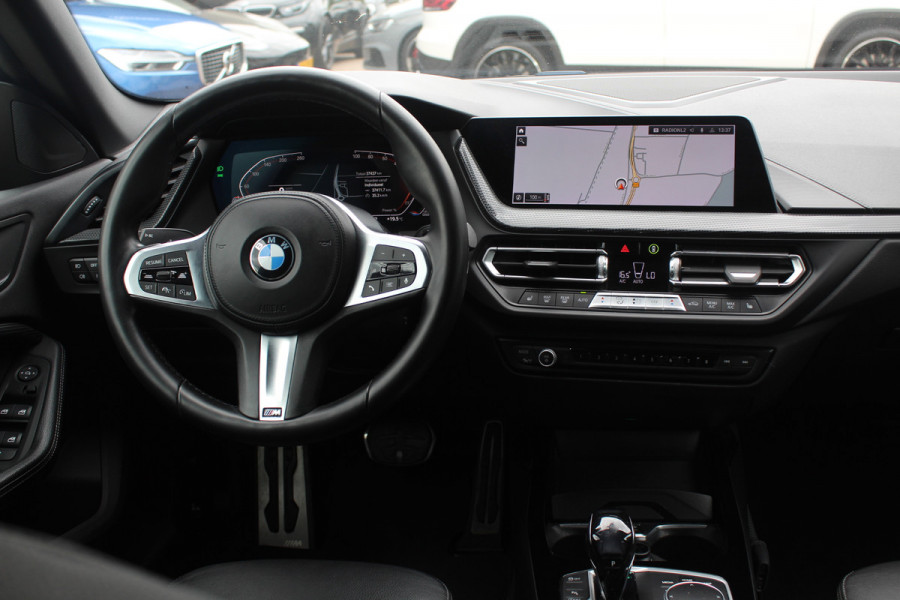 BMW 2 Serie Gran Coupé 218i High Executive Ed. M Sport / Camera / Leder / Navigatie / 18'' / ACC / DAB / Virtual Cockpit / Stoelverwarming / Cruise Control