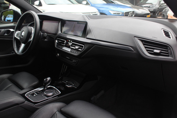 BMW 2 Serie Gran Coupé 218i High Executive Ed. M Sport / Camera / Leder / Navigatie / 18'' / ACC / DAB / Virtual Cockpit / Stoelverwarming / Cruise Control