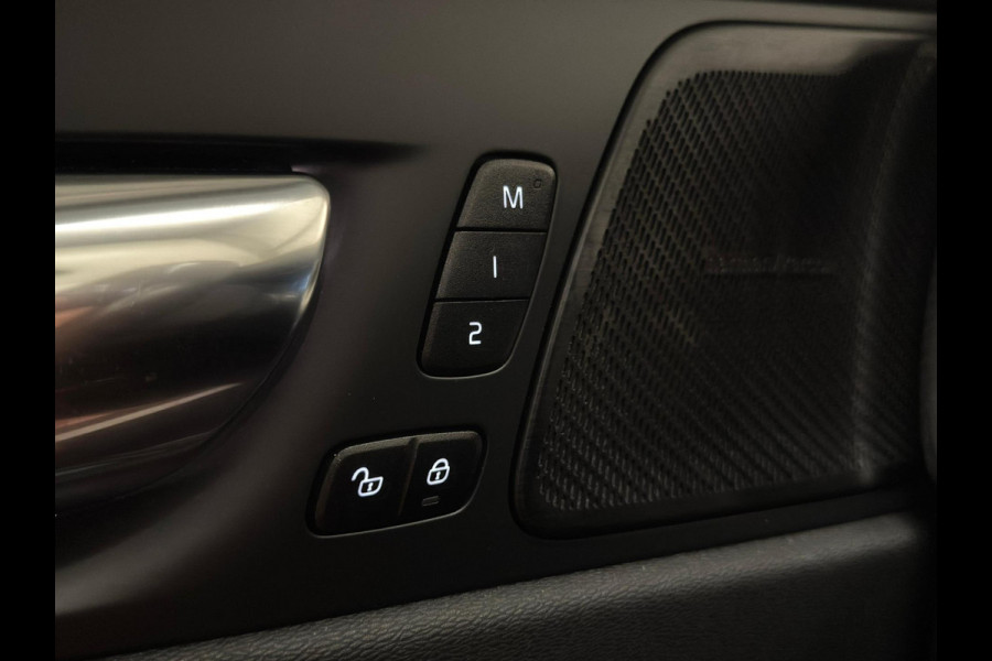 Volvo XC60 2.0 T6 Plug-in Hybrid AWD Inscription / 1e eigenaar