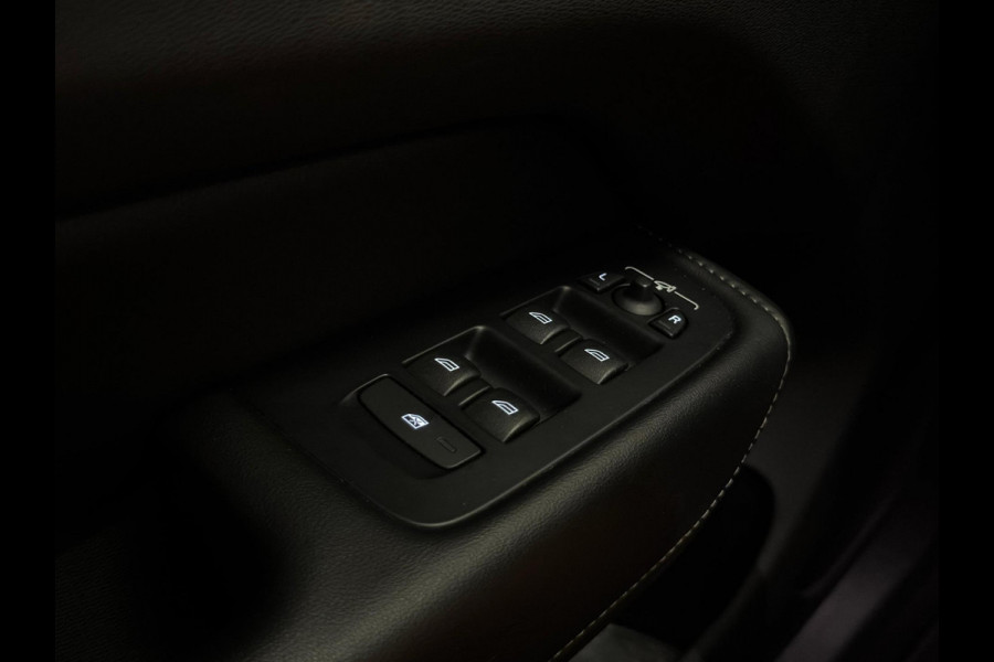 Volvo XC60 2.0 T6 Plug-in Hybrid AWD Inscription / 1e eigenaar