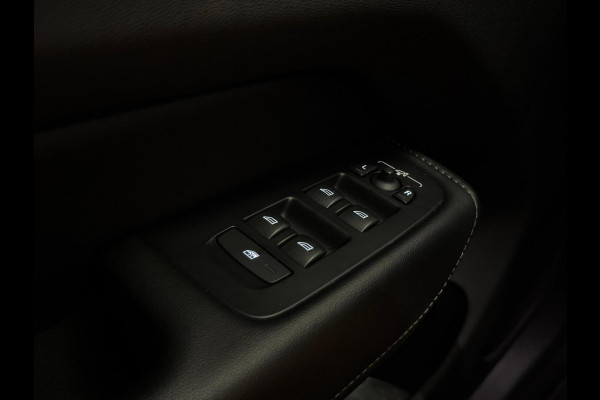 Volvo XC60 2.0 T6 Plug-in Hybrid AWD Inscription / 1e eigenaar