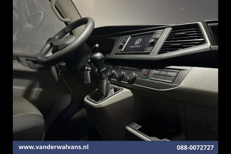 Volkswagen Transporter 2.0 TDI L2H1 Euro6 Airco | Apple Carplay | Android Auto | Trekhaak | Cruisecontrol Parkeersensoren