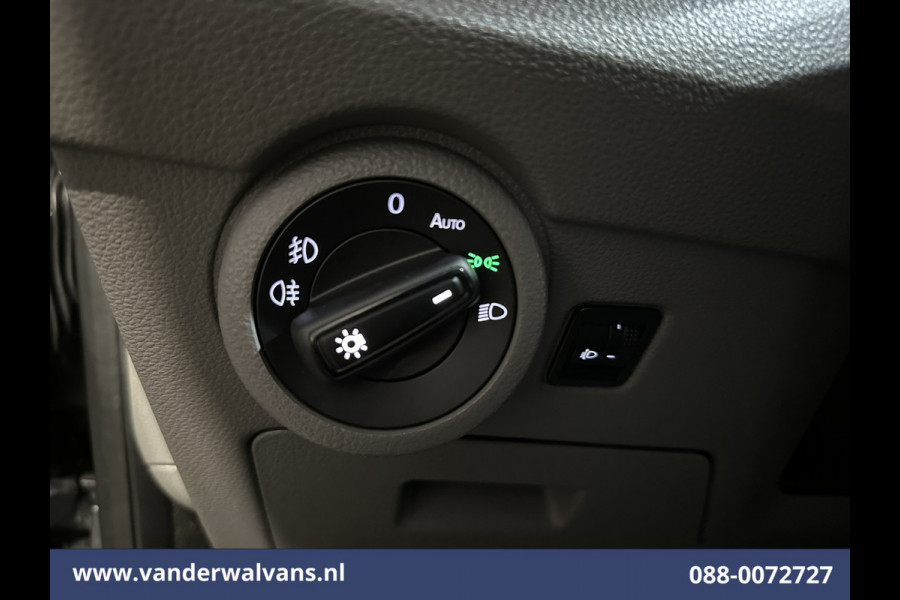 Volkswagen Transporter 2.0 TDI L2H1 Euro6 Airco | Apple Carplay | Android Auto | Trekhaak | Cruisecontrol Parkeersensoren