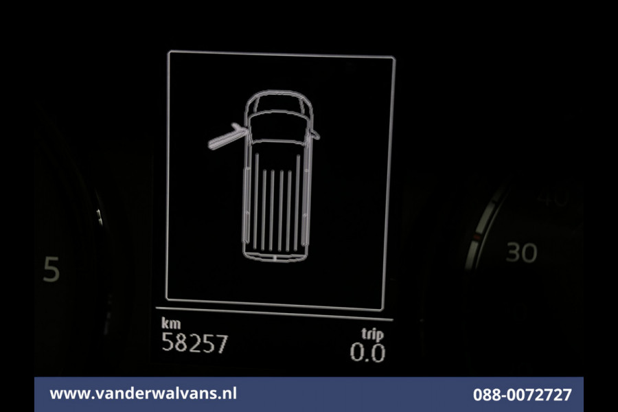 Volkswagen Transporter 2.0 TDI L2H1 Euro6 Airco | Apple Carplay | Android Auto | Trekhaak | Cruisecontrol Parkeersensoren