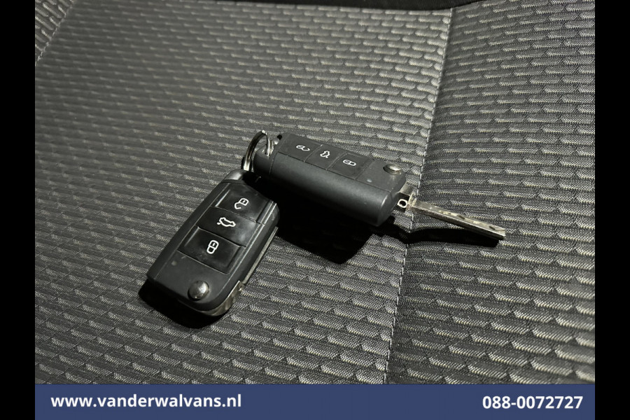 Volkswagen Transporter 2.0 TDI L2H1 Euro6 Airco | Apple Carplay | Android Auto | Trekhaak | Cruisecontrol Parkeersensoren