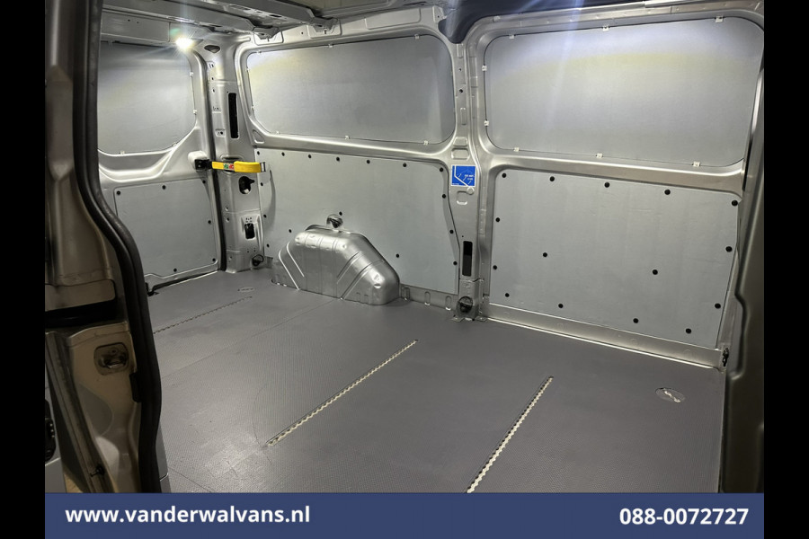 Ford Transit Custom 2.0 TDCI L2H1 Euro6 Airco | Camera | Navigatie | Apple Carplay | LED | Cruisecontrol Verwarmde voorruit, Parkeersensoren, Bijrijdersbank, 2800kg trekvermogen