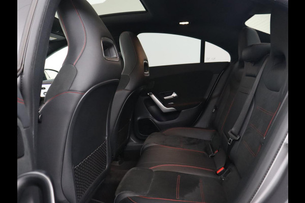 Mercedes-Benz CLA-Klasse 200 Business Solution AMG | Panoramadak | Adaptive cruise | Carplay | Stoelverwarming | Camera | Matrix LED | Keyless | Navigatie | Leder/Alcantara | Widescreen | Designo Lak