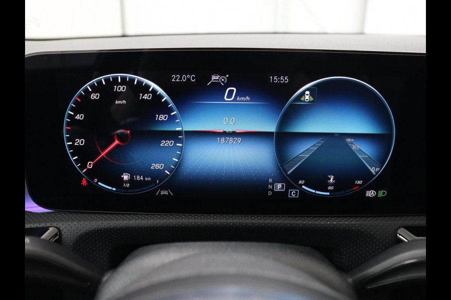Mercedes-Benz CLA-Klasse 200 Business Solution AMG | Panoramadak | Adaptive cruise | Carplay | Stoelverwarming | Camera | Matrix LED | Keyless | Navigatie | Leder/Alcantara | Widescreen | Designo Lak
