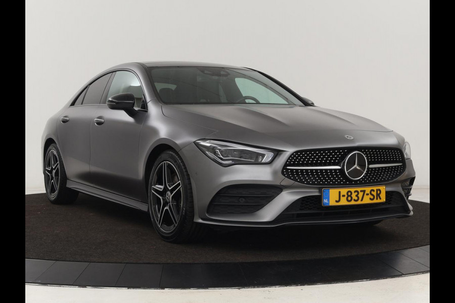 Mercedes-Benz CLA-Klasse 200 Business Solution AMG | Panoramadak | Adaptive cruise | Carplay | Stoelverwarming | Camera | Matrix LED | Keyless | Navigatie | Leder/Alcantara | Widescreen | Designo Lak