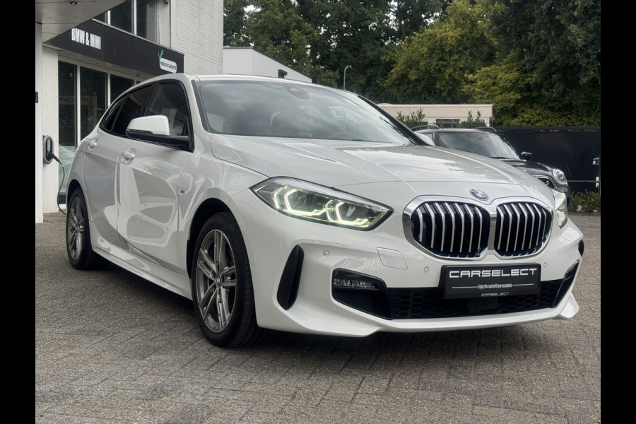 BMW 1-serie 118i High Exe, M-Pakket DAB-tuner, Apple/Android, Lichtpakket .Neem contact op en we maken een afspraak!