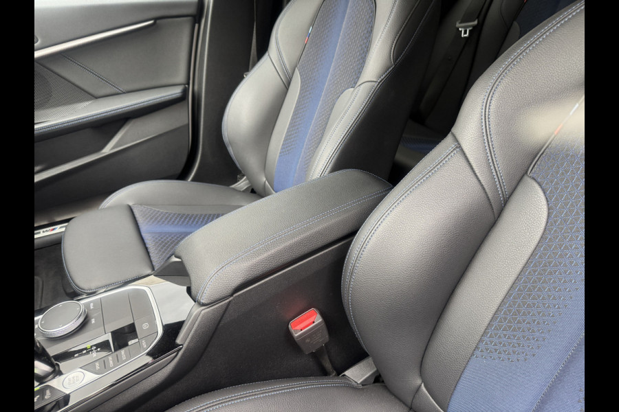 BMW 1-serie 118i High Exe, M-Pakket DAB-tuner, Apple/Android, Lichtpakket .Neem contact op en we maken een afspraak!