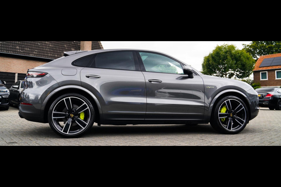 Porsche Cayenne Coupé 3.0 E-Hybrid | Bose | Luchtvering | Achterbankverwarming | 360 Camera