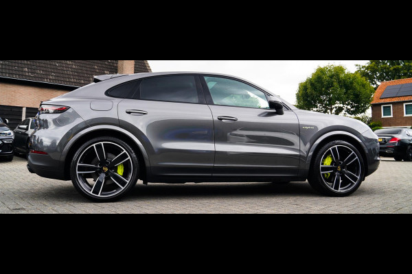 Porsche Cayenne Coupé 3.0 E-Hybrid | Bose | Luchtvering | Achterbankverwarming | 360 Camera