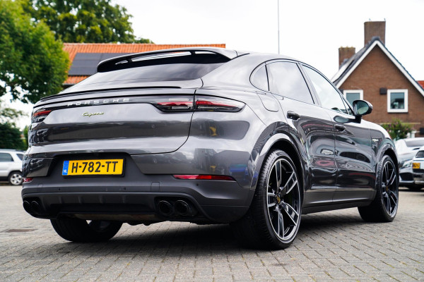 Porsche Cayenne Coupé 3.0 E-Hybrid | Bose | Luchtvering | Achterbankverwarming | 360 Camera