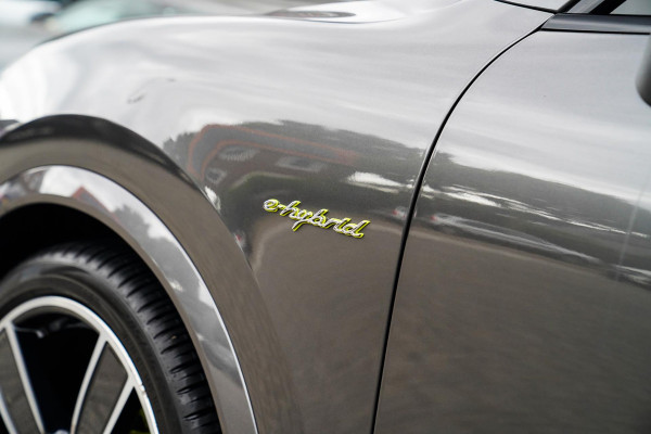 Porsche Cayenne Coupé 3.0 E-Hybrid | Bose | Luchtvering | Achterbankverwarming | 360 Camera