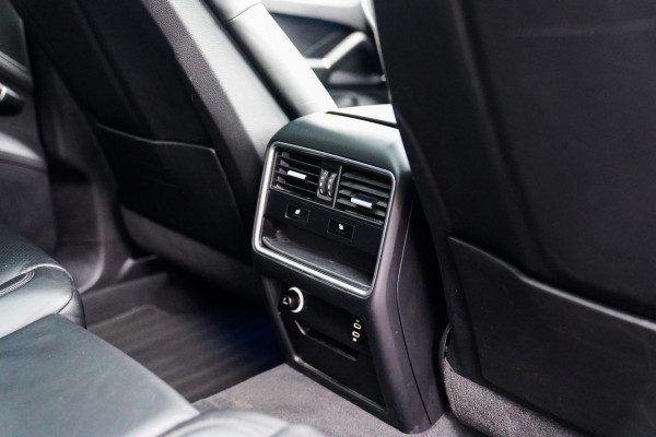 Porsche Cayenne Coupé 3.0 E-Hybrid | Bose | Luchtvering | Achterbankverwarming | 360 Camera
