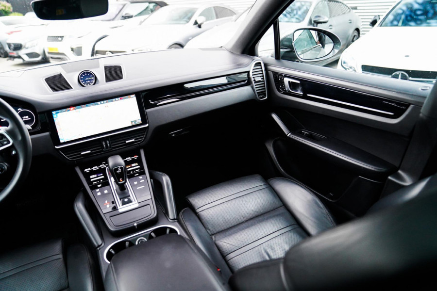 Porsche Cayenne Coupé 3.0 E-Hybrid | Bose | Luchtvering | Achterbankverwarming | 360 Camera