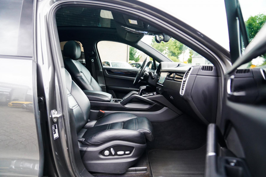 Porsche Cayenne Coupé 3.0 E-Hybrid | Bose | Luchtvering | Achterbankverwarming | 360 Camera