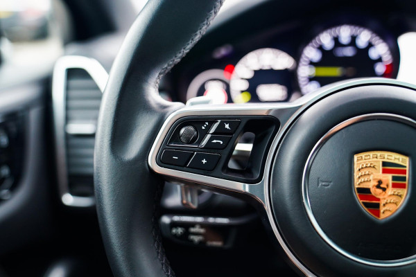 Porsche Cayenne Coupé 3.0 E-Hybrid | Bose | Luchtvering | Achterbankverwarming | 360 Camera