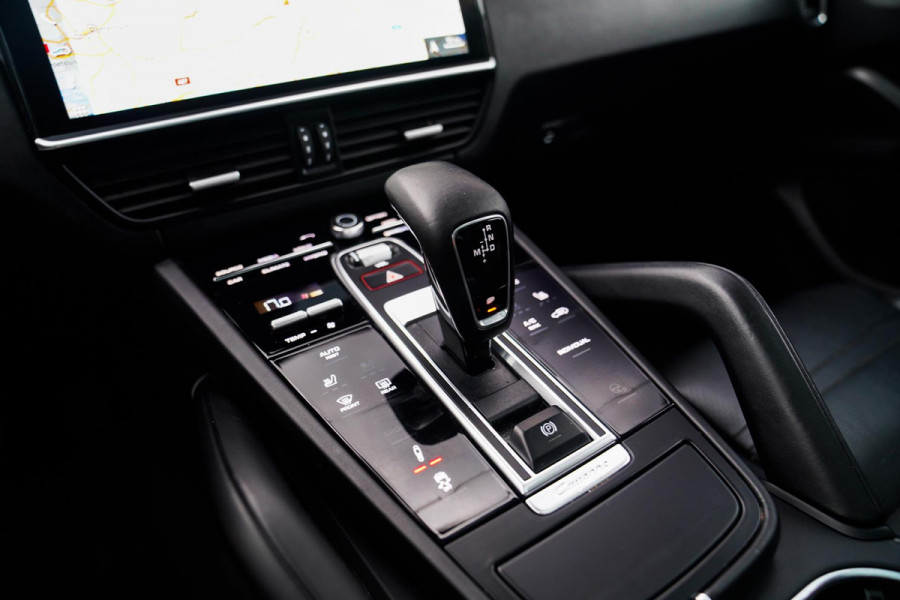 Porsche Cayenne Coupé 3.0 E-Hybrid | Bose | Luchtvering | Achterbankverwarming | 360 Camera