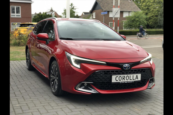 Toyota Corolla Touring Sports 1.8 Hybrid Dynamic Plus | Dodehoekherkenning, Parkeersensoren, Stoel + Stuurverwarming, Facelift!