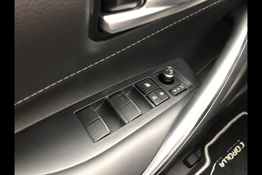 Toyota Corolla Touring Sports 1.8 Hybrid Dynamic Plus | Dodehoekherkenning, Parkeersensoren, Stoel + Stuurverwarming, Facelift!