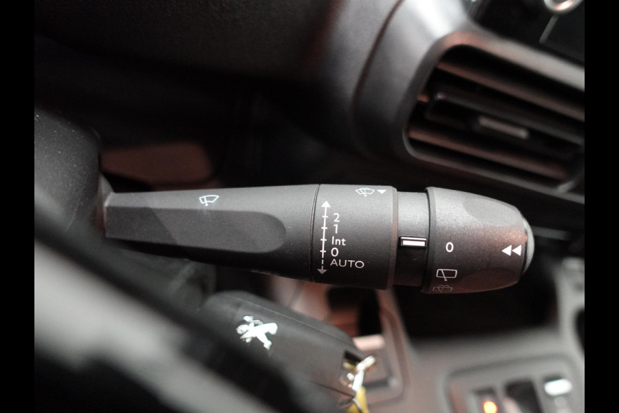 Peugeot e-Partner Premium Long 50 kWh L2 Airco Cruise Control Navi 2X schuifdeur side-bars 2-zits