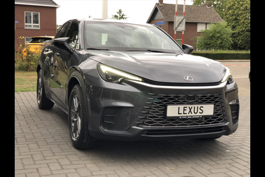 Lexus LBX 1.5 Comfort & Safety Pack | Dodehoekherkenning, Parkeersensoren, Keyless, Stoelverwarming, Snel leverbaar!