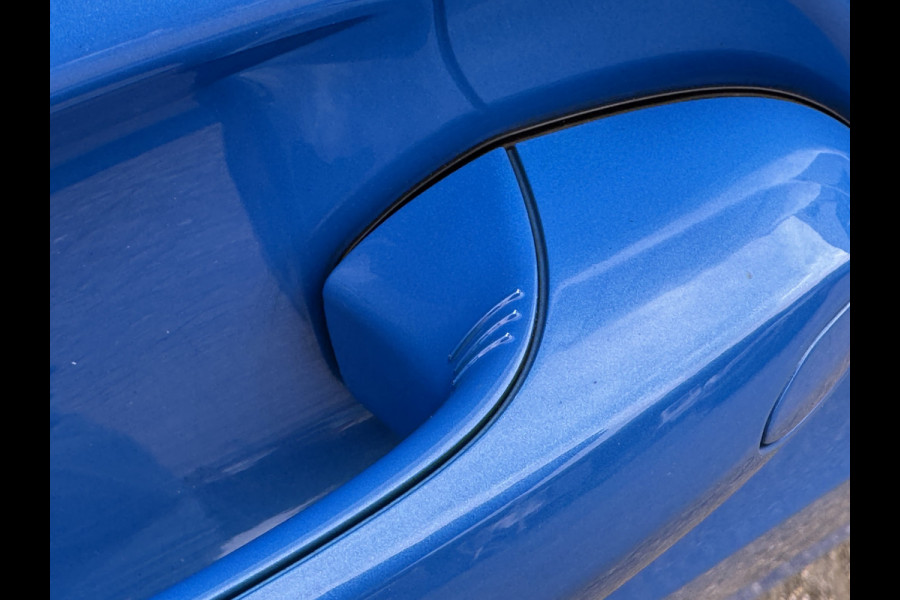 BMW 1-serie 118i High Exe M Pakket Panoramdak, Head-up, Adaptieve Cruise, DAB, trekhaak Comfort toegang .Neem contact op en we maken een afspraak!