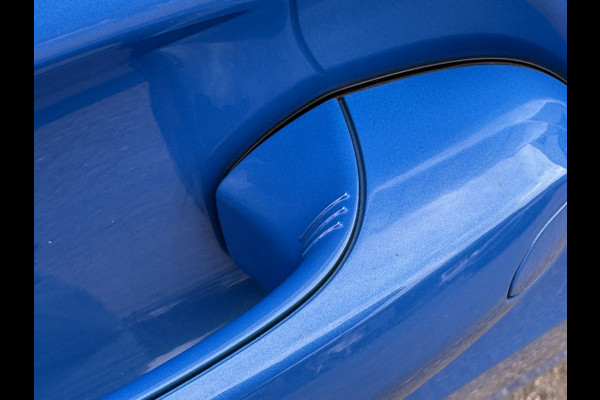 BMW 1-serie 118i High Exe M Pakket Panoramdak, Head-up, Adaptieve Cruise, DAB, trekhaak Comfort toegang .Neem contact op en we maken een afspraak!