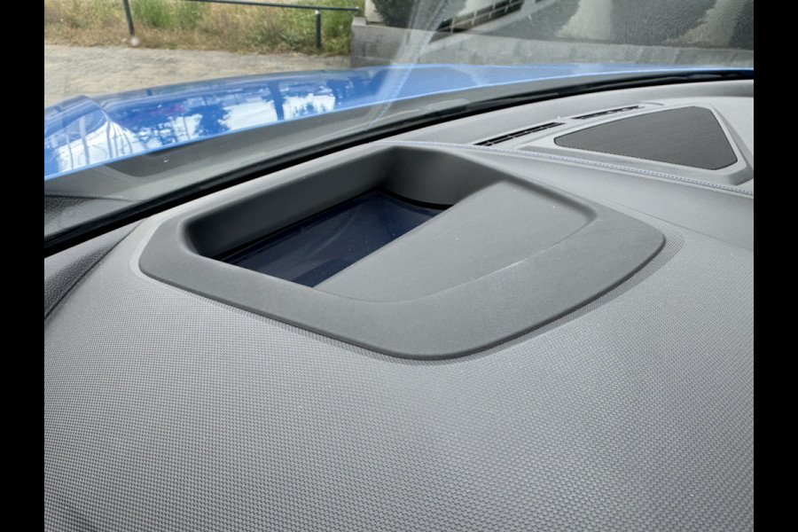 BMW 1-serie 118i High Exe M Pakket Panoramdak, Head-up, Adaptieve Cruise, DAB, trekhaak Comfort toegang .Neem contact op en we maken een afspraak!