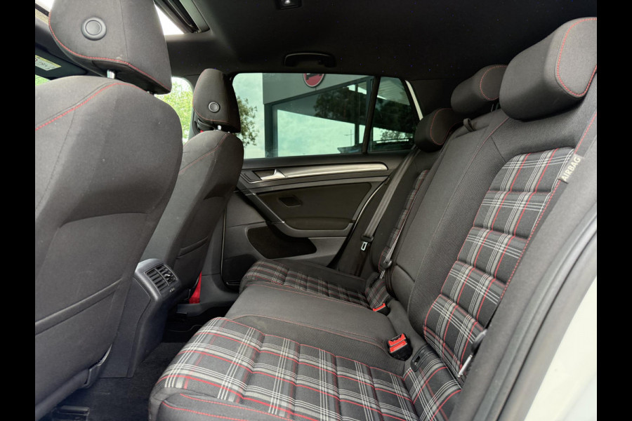 Volkswagen Golf 2.0 TSI Aut. GTI Performance | DYN Audio | Panorama | Carplay |