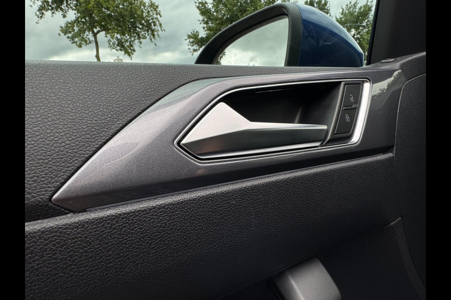 Volkswagen Taigo 1.0 TSI Style DSG / IQ LIGHT / CARPLAY / NAVI / PDC / 4-SEIZ BAND / VIRT COCKPIT / ECC / STOELVERW / ACC
