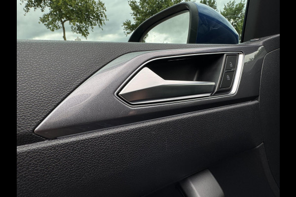 Volkswagen Taigo 1.0 TSI Style DSG / IQ LIGHT / CARPLAY / NAVI / PDC / 4-SEIZ BAND / VIRT COCKPIT / ECC / STOELVERW / ACC