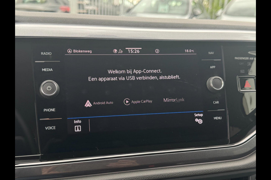 Volkswagen Taigo 1.0 TSI Style DSG / IQ LIGHT / CARPLAY / NAVI / PDC / 4-SEIZ BAND / VIRT COCKPIT / ECC / STOELVERW / ACC