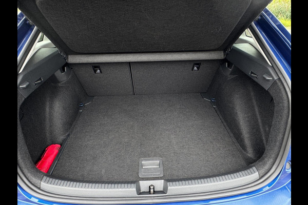Volkswagen Taigo 1.0 TSI Style DSG / IQ LIGHT / CARPLAY / NAVI / PDC / 4-SEIZ BAND / VIRT COCKPIT / ECC / STOELVERW / ACC