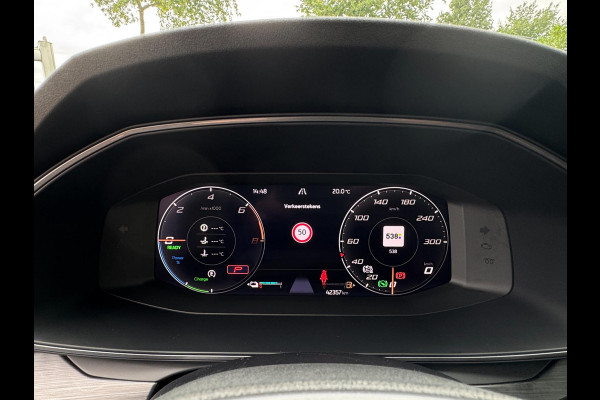 CUPRA Formentor 1.4 e-Hybrid Business PHEV / PDC / GRANNY CABLE / NAVIGATIE / CRUISE CONTROL / SFEERVERLICHTING / DRAADL. OPLADER