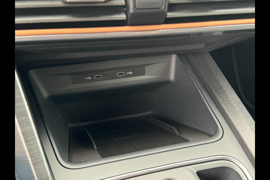 CUPRA Formentor 1.4 e-Hybrid Business PHEV / PDC / GRANNY CABLE / NAVIGATIE / CRUISE CONTROL / SFEERVERLICHTING / DRAADL. OPLADER