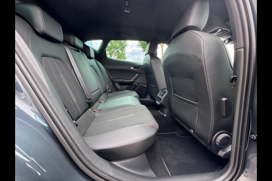 CUPRA Formentor 1.4 e-Hybrid Business PHEV / PDC / GRANNY CABLE / NAVIGATIE / CRUISE CONTROL / SFEERVERLICHTING / DRAADL. OPLADER